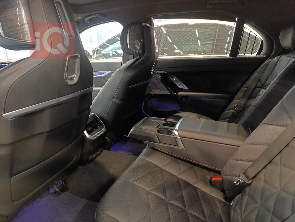 بی ئێم دەبڵیو سیریەس 7